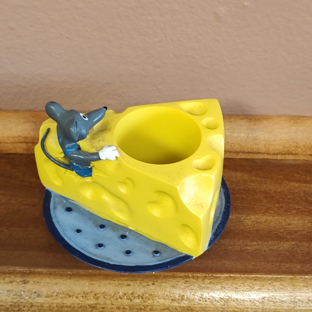 Cute Novelty Toothpick Holder - Mouse with Cheese - Picture 1 of 2